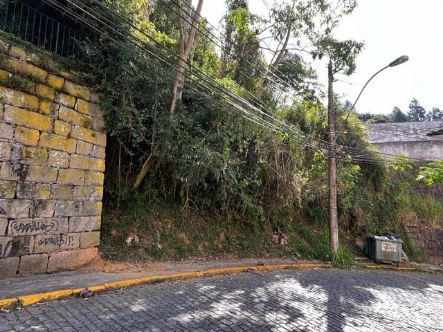 Terreno com 630m², à venda, no bairro Centro em Petrópolis