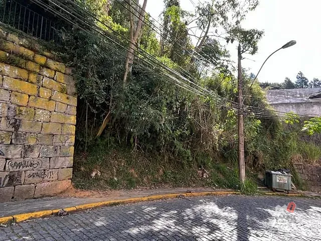 Terreno com 630m², à venda, no bairro Centro em Petrópolis