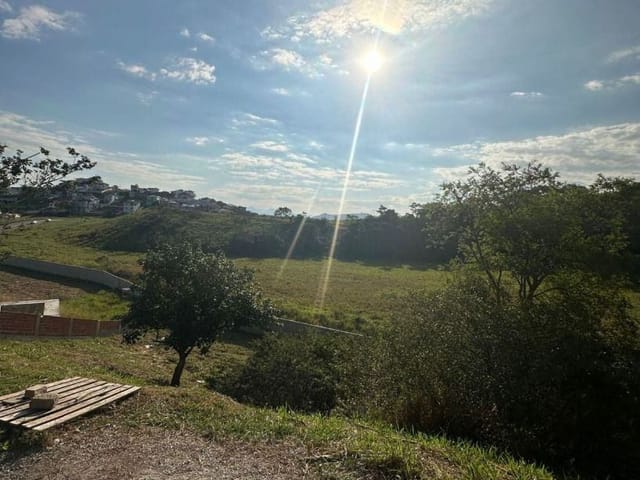 Terreno com 1587m², à venda, no bairro Granja dos Cavaleiros em Macaé