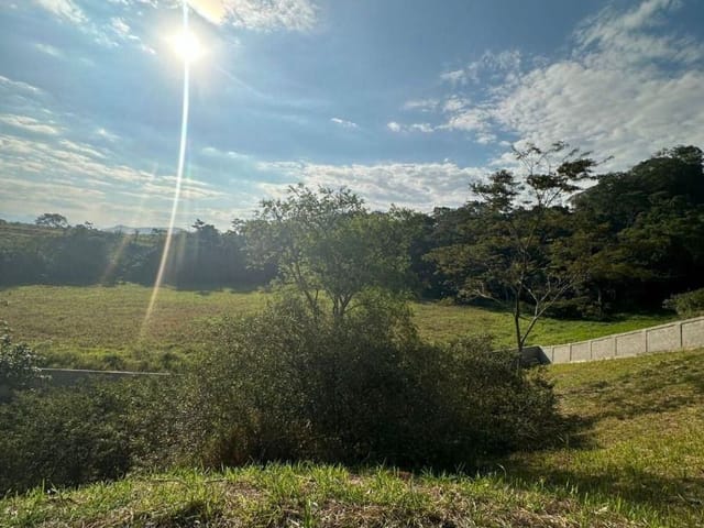 Terreno com 1587m², à venda, no bairro Granja dos Cavaleiros em Macaé