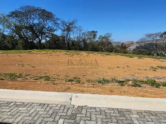 Terreno com 300m², à venda, no bairro Ao lado Santo Cruzeiro em Piracaia