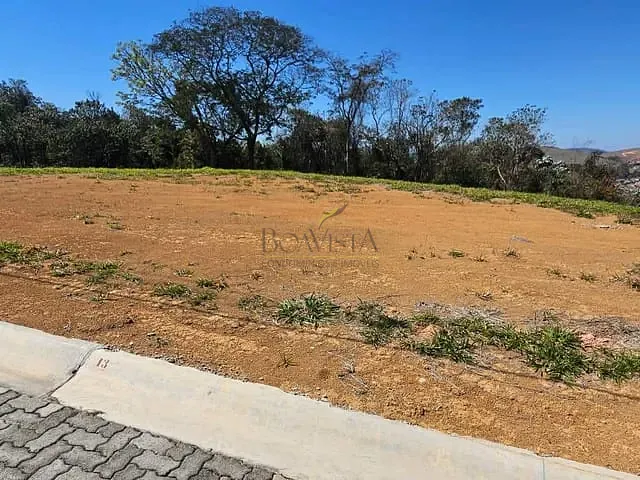 Terreno com 300m², à venda, no bairro Ao lado Santo Cruzeiro em Piracaia