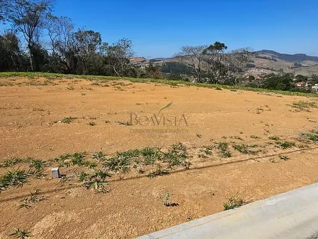 Terreno com 300m², à venda, no bairro Ao lado Santo Cruzeiro em Piracaia