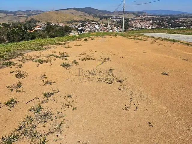 Terreno com 300m², à venda, no bairro Ao lado Santo Cruzeiro em Piracaia