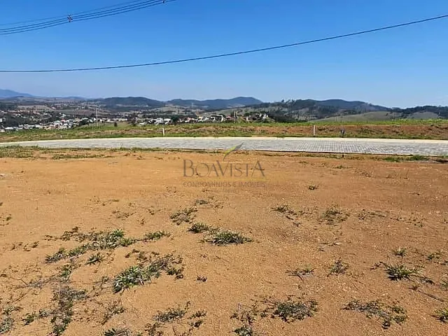 Terreno com 300m², à venda, no bairro Ao lado Santo Cruzeiro em Piracaia