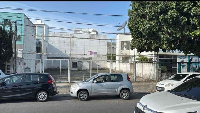 Terreno com 345m², à venda, no bairro Centro em Campos dos Goytacazes
