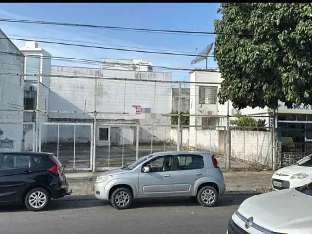 Terreno com 345m², à venda, no bairro Centro em Campos dos Goytacazes