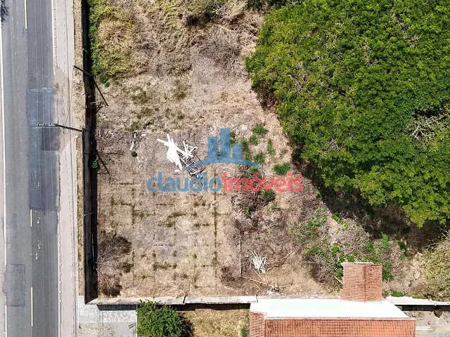 Terreno com 950m², à venda, no bairro Centro em Quatis