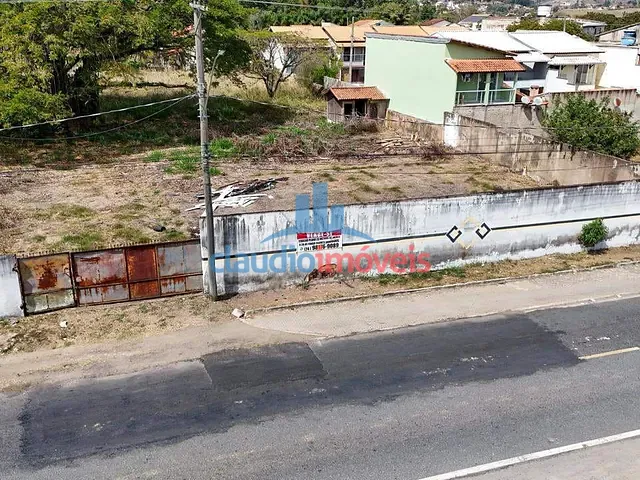 Terreno com 950m², à venda, no bairro Centro em Quatis