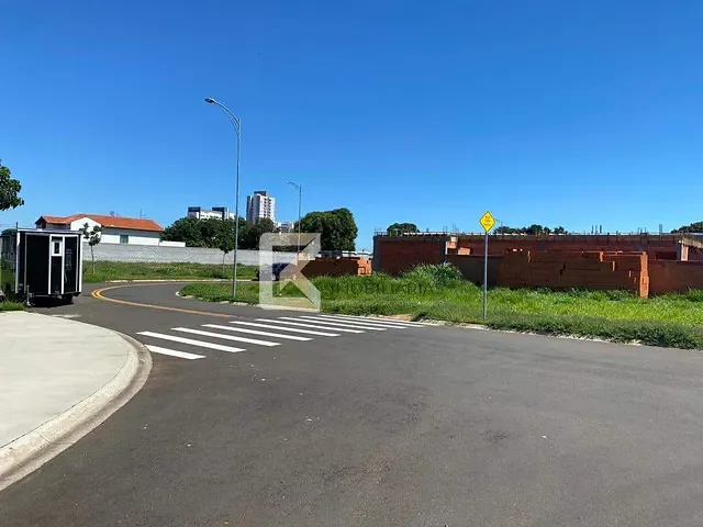 Terreno com 360m², à venda, no bairro Vila Homero em Indaiatuba