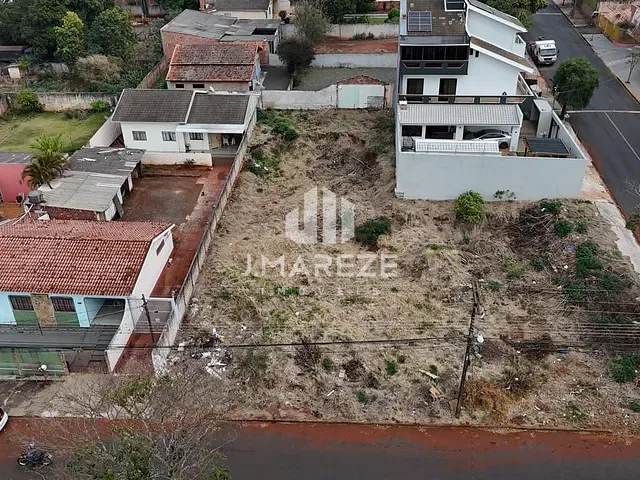 Terreno com 600m², à venda, no bairro Vila São Carlos em Apucarana