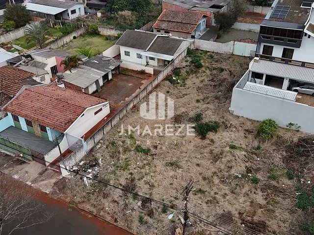 Terreno com 600m², à venda, no bairro Vila São Carlos em Apucarana
