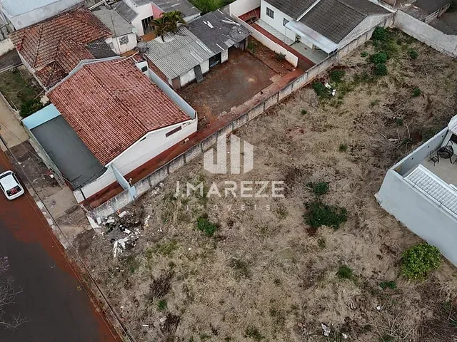Terreno com 600m², à venda, no bairro Vila São Carlos em Apucarana