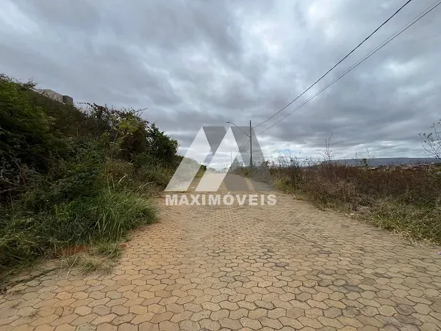 Terreno com 360m², à venda, no bairro São Geraldo em Araçuaí