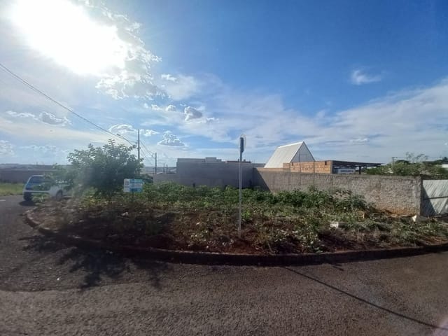 Terreno com 317m², à venda, no bairro Jardim Nova Cambé em Cambé
