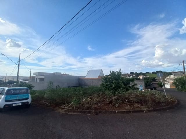 Terreno com 317m², à venda, no bairro Jardim Nova Cambé em Cambé
