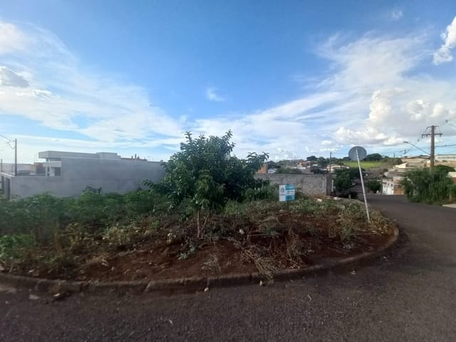 Terreno com 317m², à venda, no bairro Jardim Nova Cambé em Cambé