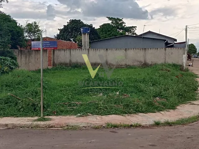Terreno com 340m², à venda, no bairro Adriana Parque em Anápolis