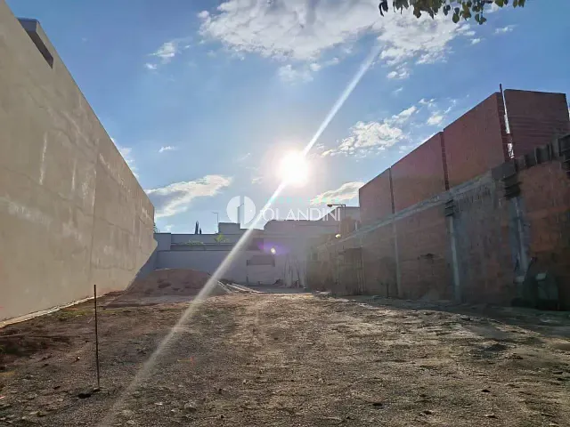 Terreno com 368m², à venda, no bairro Residencial Manhattan em Artur Nogueira