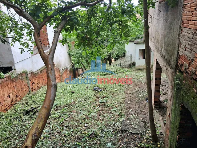 Terreno com 900m², à venda, no bairro Vila Orlandelia em Barra Mansa