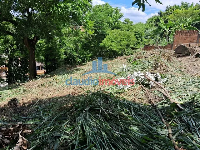 Terreno com 900m², à venda, no bairro Vila Orlandelia em Barra Mansa