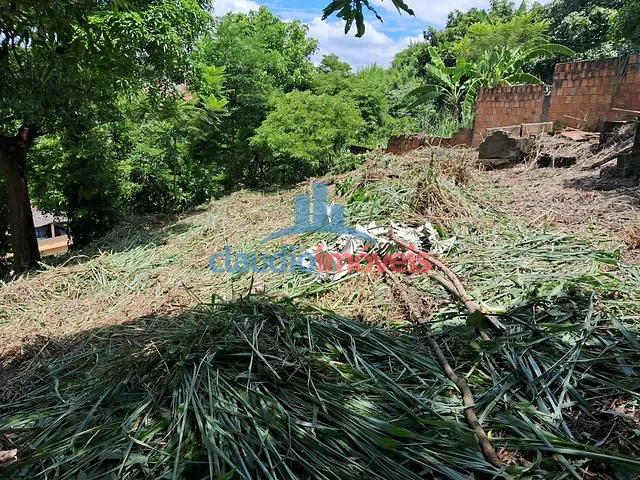 Terreno com 900m², à venda, no bairro Vila Orlandelia em Barra Mansa