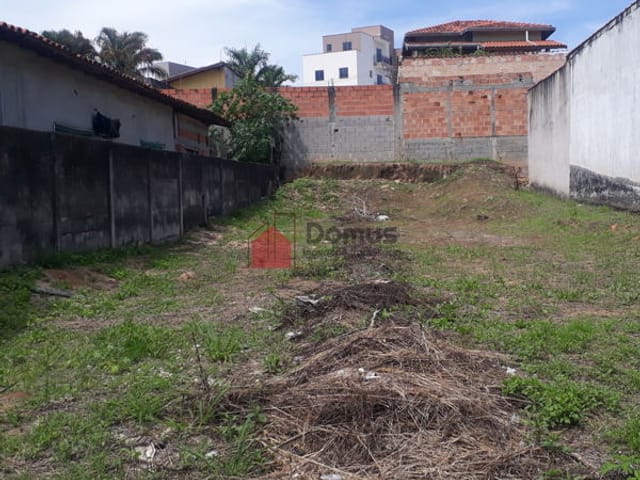 Terreno com 300m², à venda, no bairro Residencial Mombaça em Pindamonhangaba