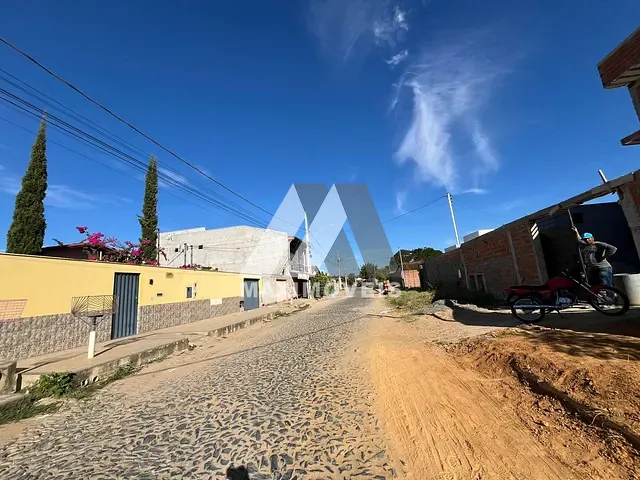 Terreno com 361m², à venda, no bairro Esplanada em Araçuaí