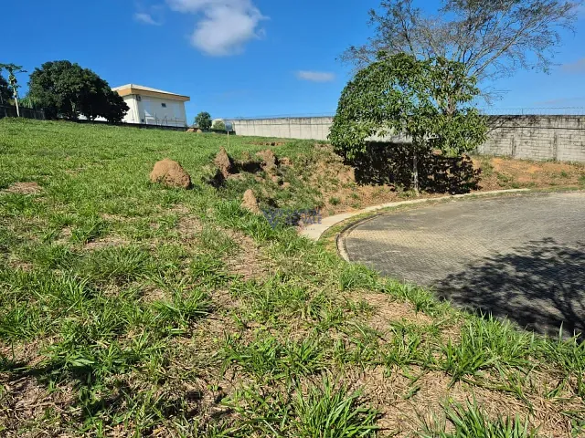 Terreno com 1796m², à venda, no bairro Condomínio Colinas do Parahyba em São José dos Campos
