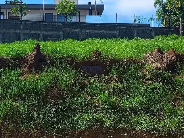 Terreno com 1796m², à venda, no bairro Condomínio Colinas do Parahyba em São José dos Campos