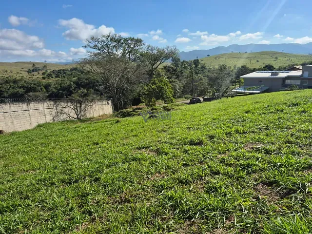 Terreno com 1796m², à venda, no bairro Condomínio Colinas do Parahyba em São José dos Campos