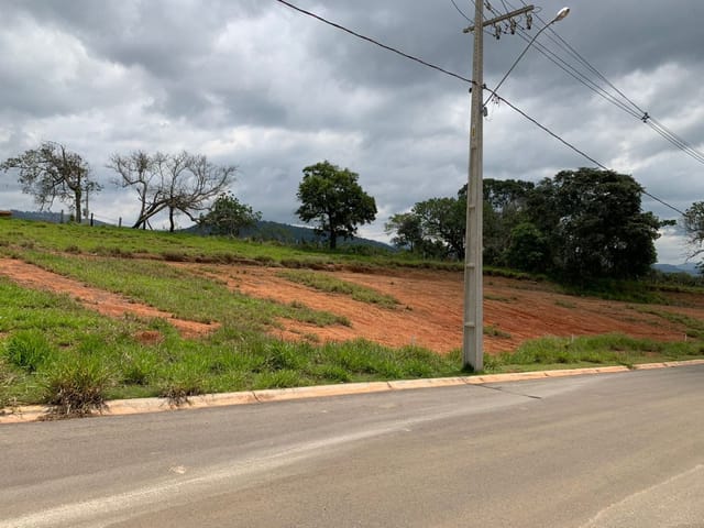 Terreno com 300m², à venda, no bairro Loteamento Sierra em Extrema
