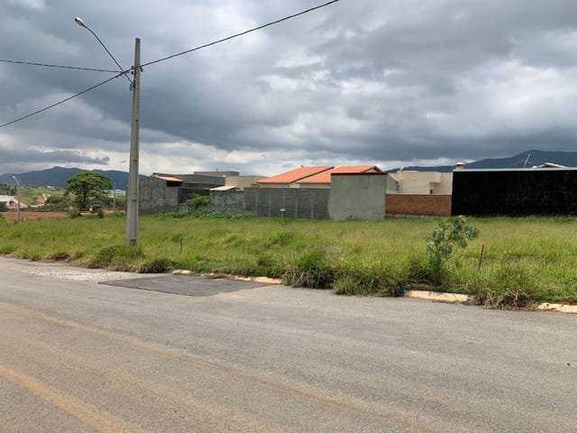 Terreno com 300m², à venda, no bairro Loteamento Sierra em Extrema