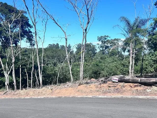 Terreno com 150m², à venda, no bairro Cachoeirinha em Bom Jesus dos Perdões