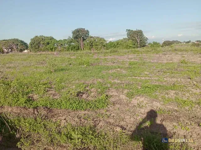 Terreno com 300m², à venda, no bairro Travessão em Travessão