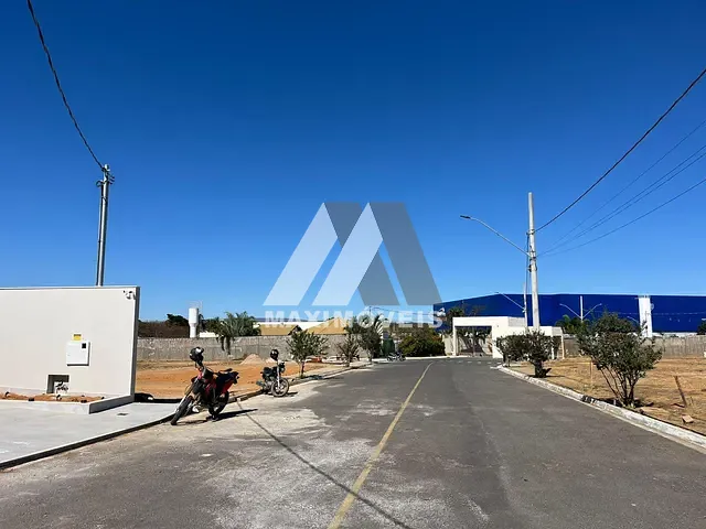 Terreno com 431m², à venda, no bairro Condomínio em Araçuaí