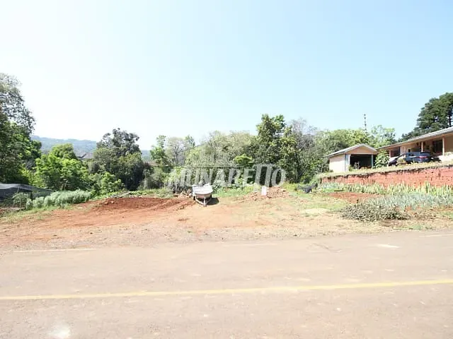 Terreno com 2200m², à venda, no bairro Centro em Peritiba