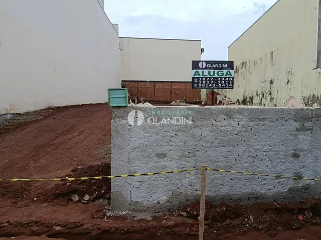 Terreno com 300m², para alugar, no bairro Vila Queiroz em Artur Nogueira