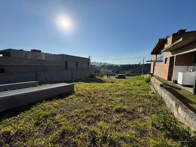 Terreno com 360m², à venda, no bairro Guaxinduva em Bom Jesus dos Perdões
