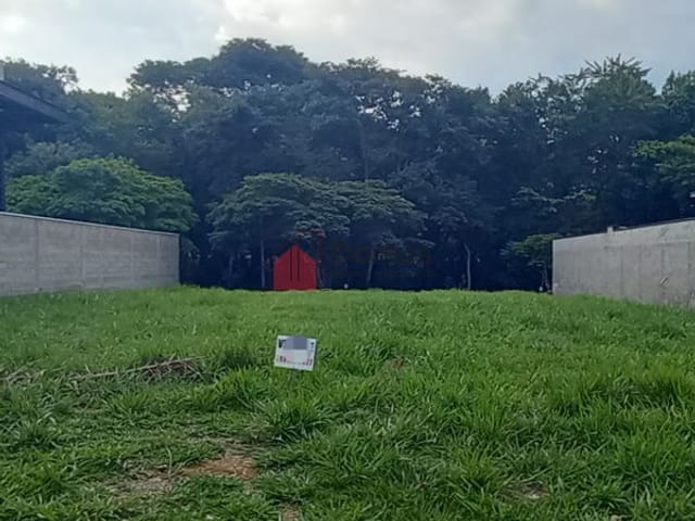 Terreno com 700m², à venda, no bairro Parque das Nações em Pindamonhangaba