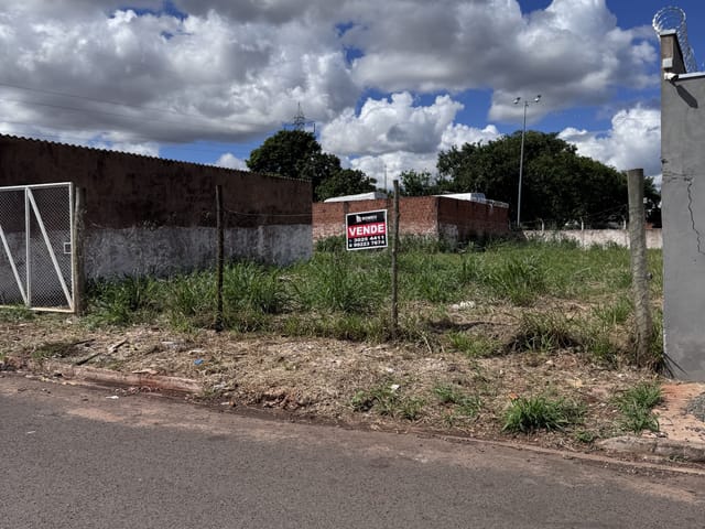 Terreno com 436m², à venda, no bairro Jardim Nashville em Campo Grande