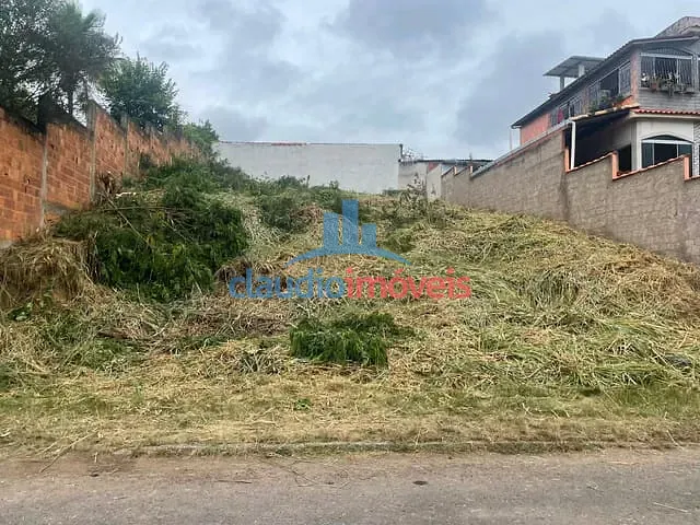 Terreno com 438m², à venda, no bairro Colônia Santo Antônio em Barra Mansa