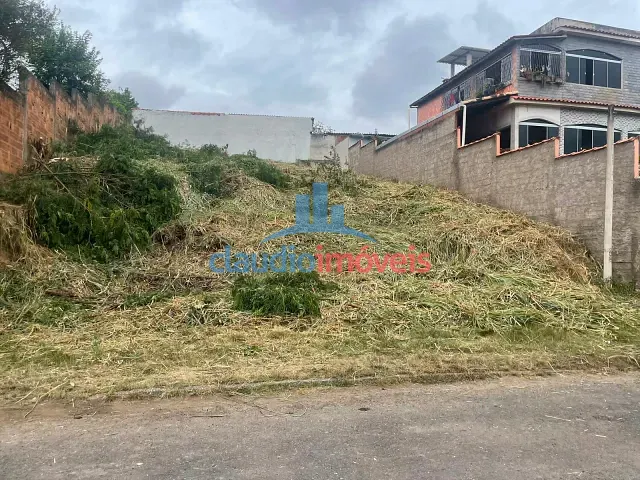Terreno com 438m², à venda, no bairro Colônia Santo Antônio em Barra Mansa
