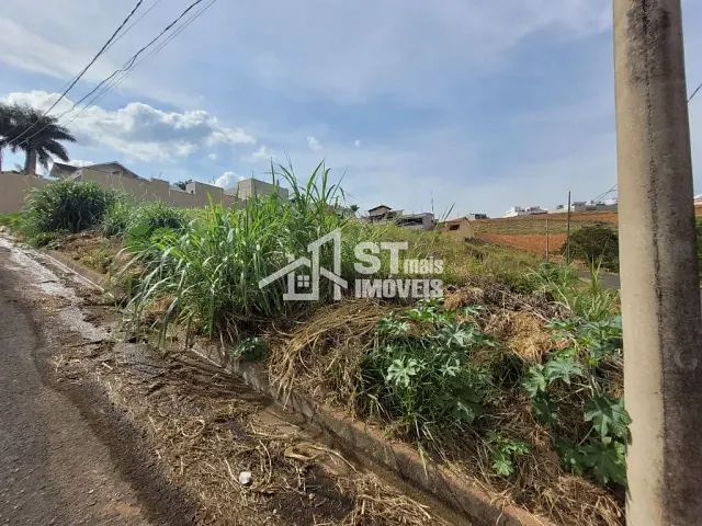 Terreno com 381m², à venda, no bairro Andradas em Andradas
