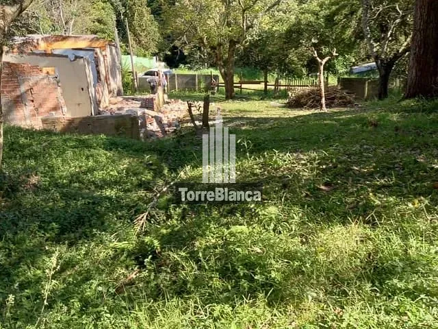 Terreno com 616m², à venda, no bairro Uvaranas em Ponta Grossa