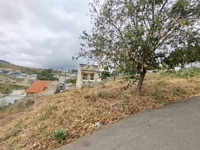 Terreno com 140m², à venda, no bairro Residencial Villa Verde Bragança em Bragança Paulista