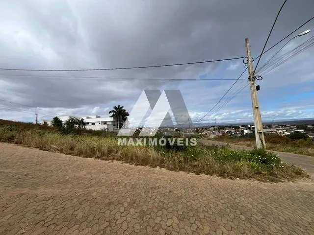 Terreno com 180m², à venda, no bairro São Geraldo em Araçuaí