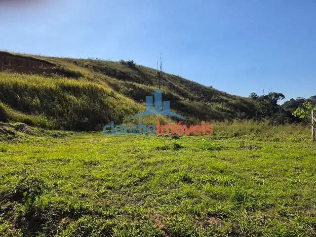 Terreno com 330m², à venda, no bairro São Judas Tadeu em Barra Mansa