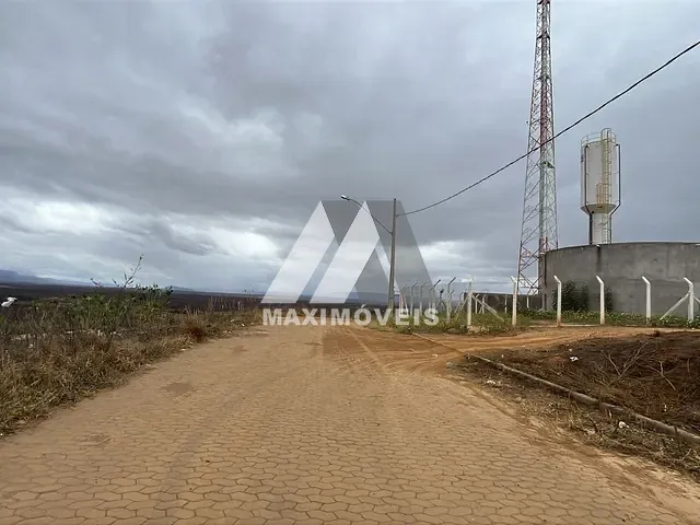 Terreno com 360m², à venda, no bairro São Geraldo em Araçuaí