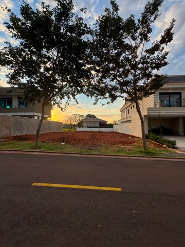 Terreno com 504m², à venda, no bairro Jardim Veraneio em Campo Grande